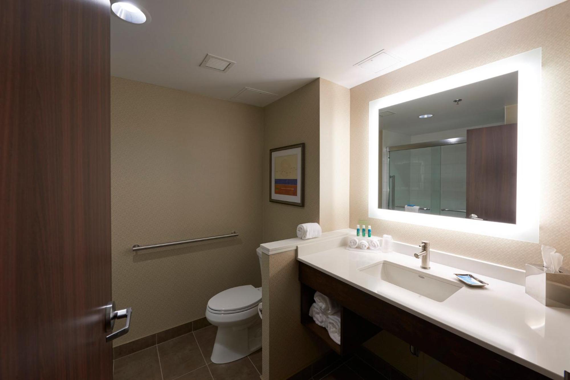 Holiday Inn Express & Suites St. John'S Airport By Ihg Exterior photo