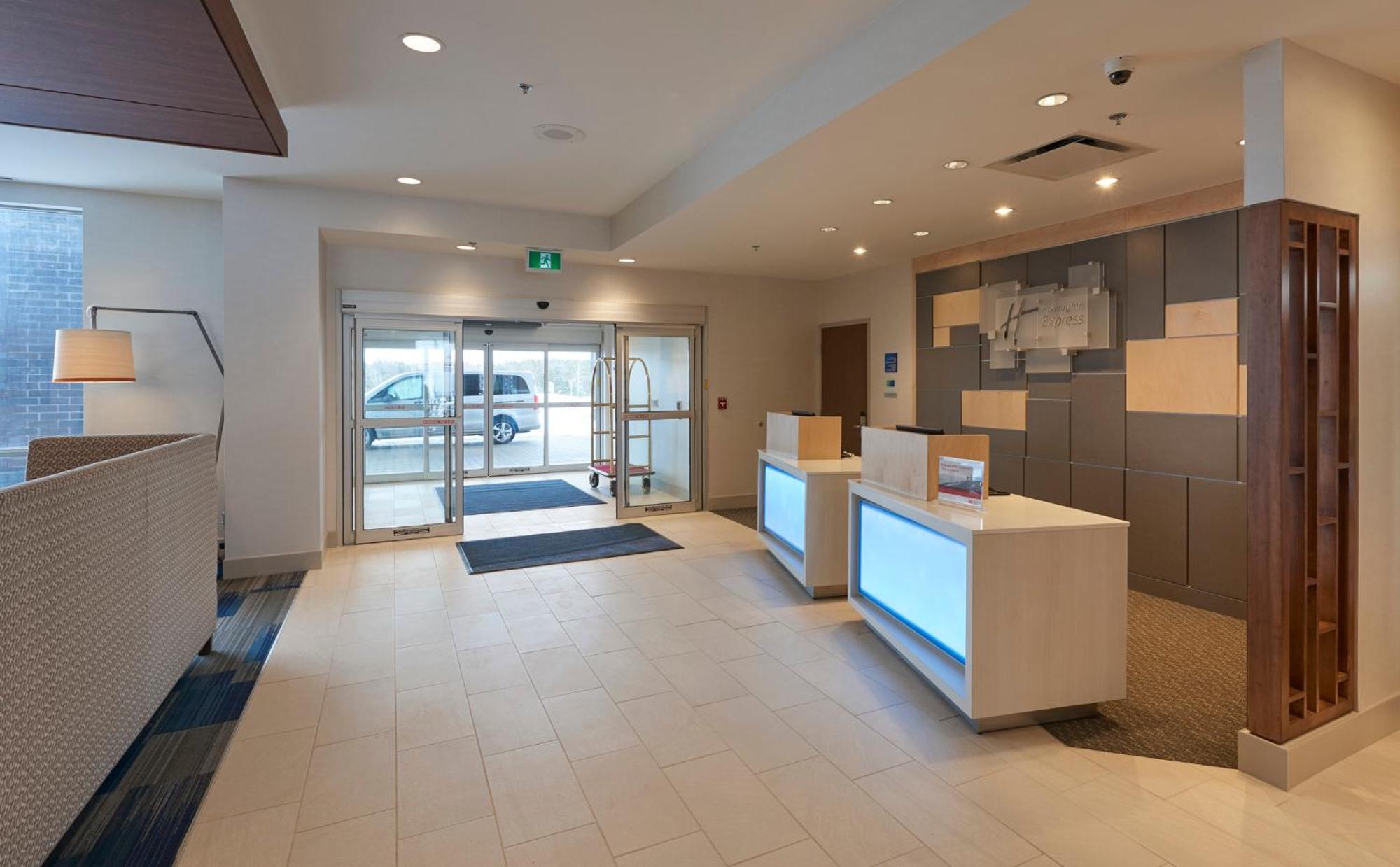Holiday Inn Express & Suites St. John'S Airport By Ihg Exterior photo
